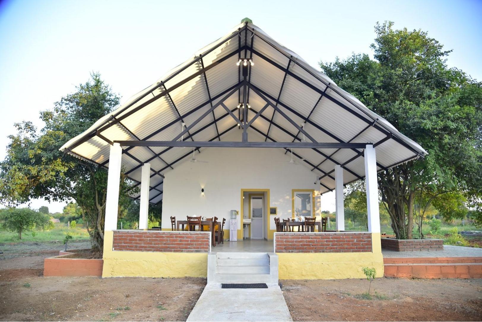 Thihawa Eco Huts Yala Bed & Breakfast Tissamaharama Exterior photo
